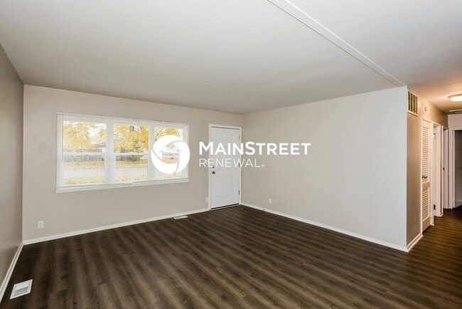 Building Photo - 3 Bedroom Pet-Friendly Home in INDIANAPOLI...