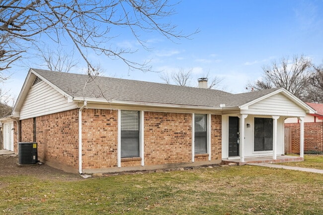 Building Photo - 6628 Brookdale Dr