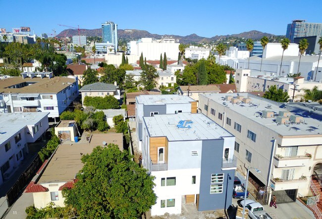 Building Photo - 6117 Fountain Ave