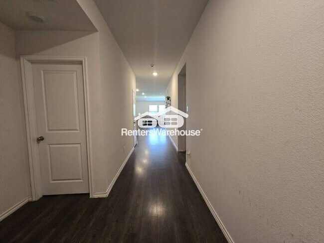 Building Photo - FOR RENT - 4BED 2BATHS - ROYSE CITY/JOSEPH...