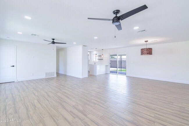 Building Photo - 401 E Fillmore St