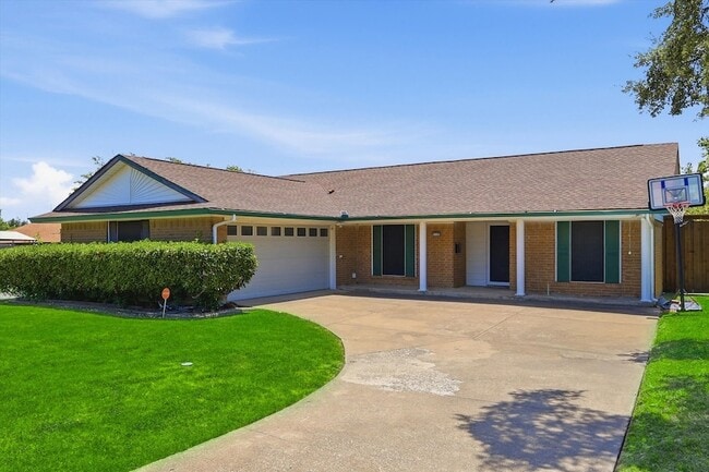 Building Photo - 2132 Bordeaux Dr