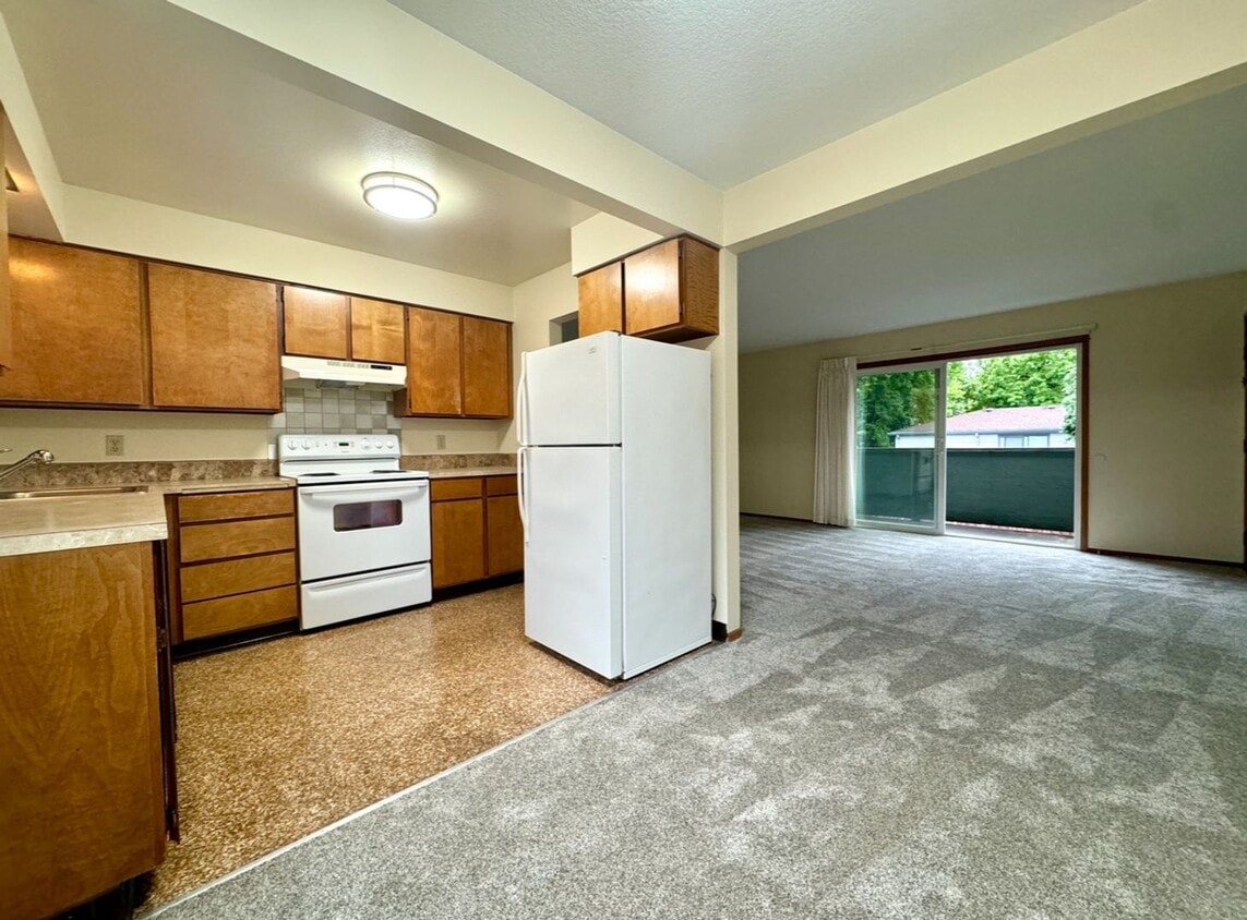 Primary Photo - Vintage Irvington Top Floor 2 Bed with a l...