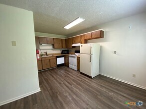 Building Photo - 112 Lady Bird Ln