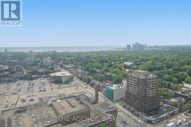 Building Photo - 2360 Dundas St W