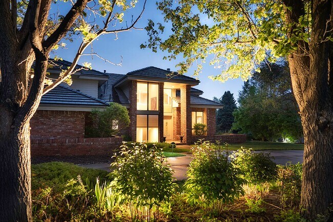 Building Photo - Impressive, Expansive and Breathtaking 5 B...