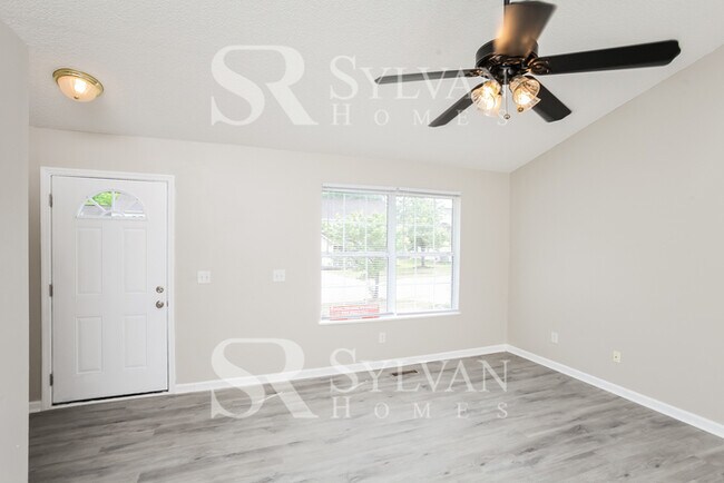 Foto del edificio - 5 Hardwood Ct