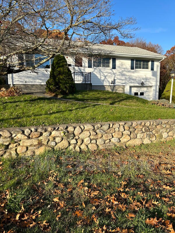 33 W Vine St, Stonington, CT 06379 House Rental in Stonington, CT