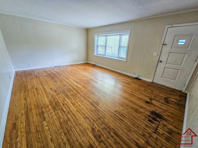 Building Photo - 412 Wedgewood St