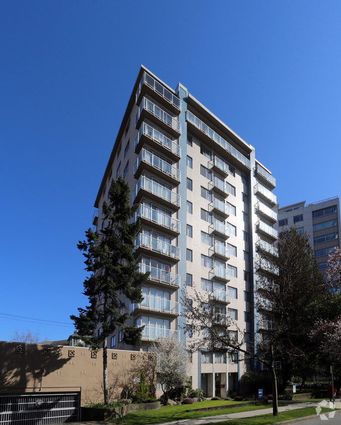 Primary Photo - Eagle Crest Apartments