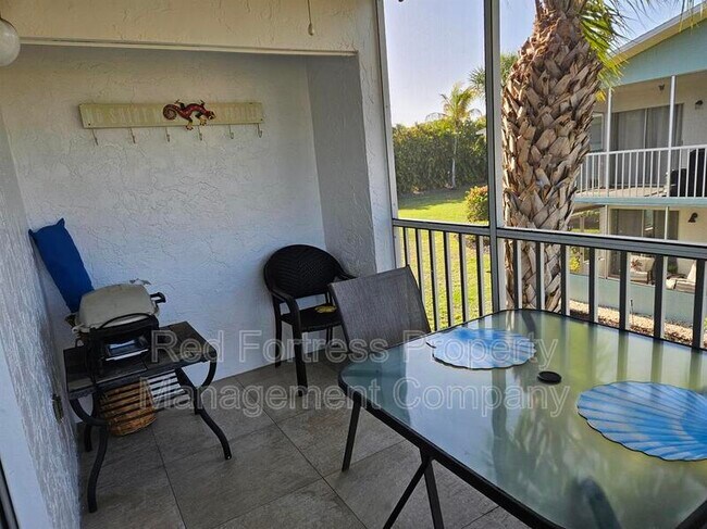 Foto del edificio - 8127 Country Rd