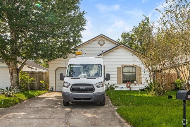 Building Photo - 1882 Manitoba Ct S