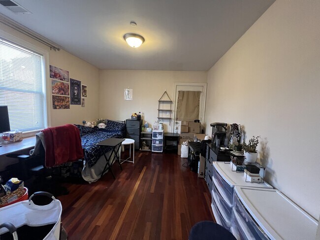 Building Photo - 55 Kelly Rd