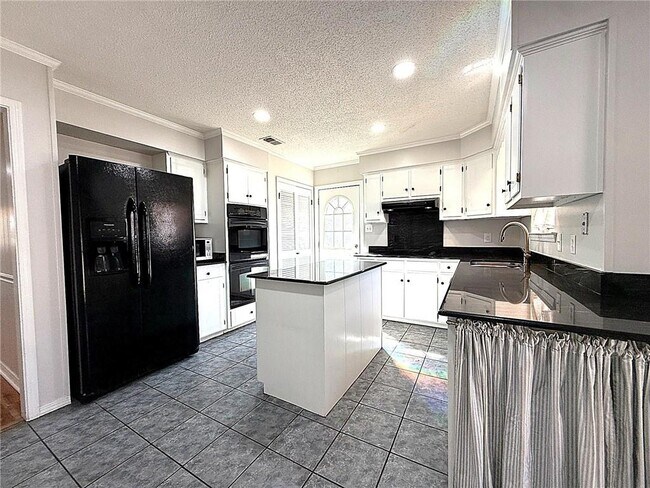 Foto del edificio - 955 Louise Ave