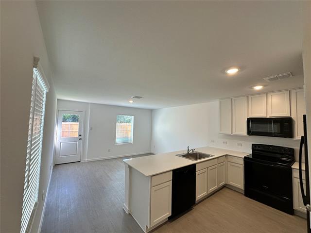 Foto del edificio - 823 Sandhill Crane Ln