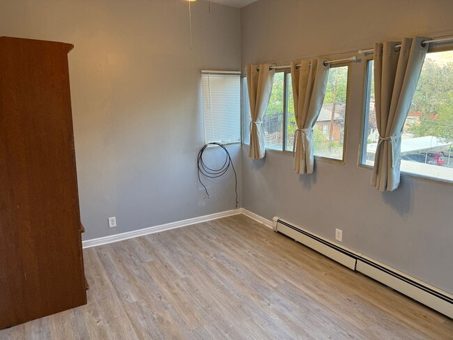 Foto del edificio - Updated 2 bed 1 bathroom in the avenues!