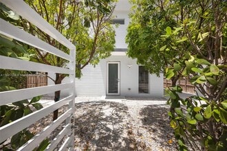 Building Photo - 3823 Thomas Ave Building Photo - 3823 Thomas Ave