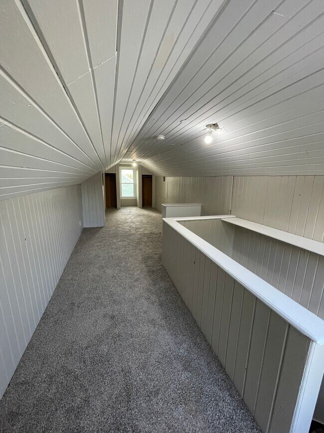 Foto del edificio - 3 bed, 1 bath home for rent in Waterloo