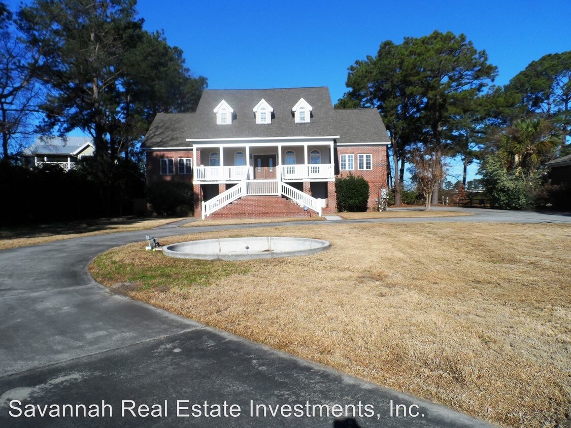 6 br, 3.5 bath House 15 Rio Rd House Rental in Savannah, GA