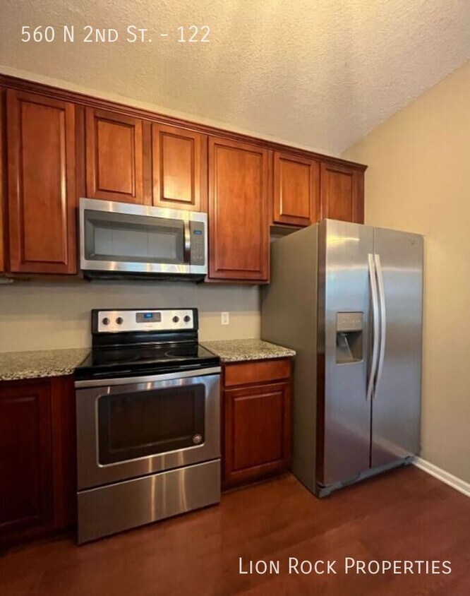 Foto principal - 560 N 2nd St