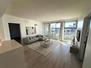 Building Photo - 3100 Sixth Ave