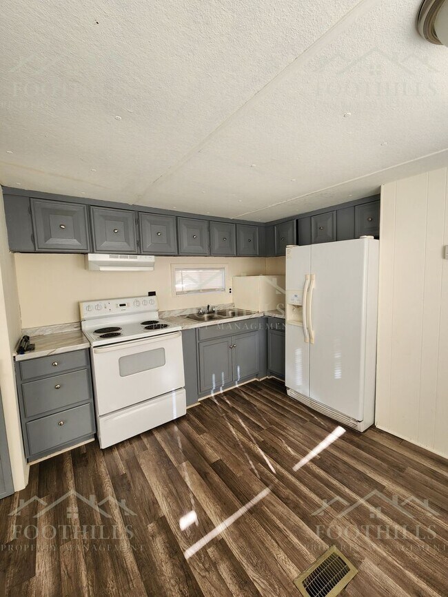 Foto del edificio - 105 McFarlin Way