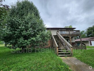 Building Photo - 2724 Maple Ave