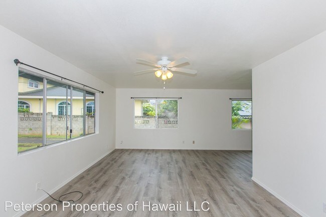 Foto del edificio - 45-215 William Henry Rd