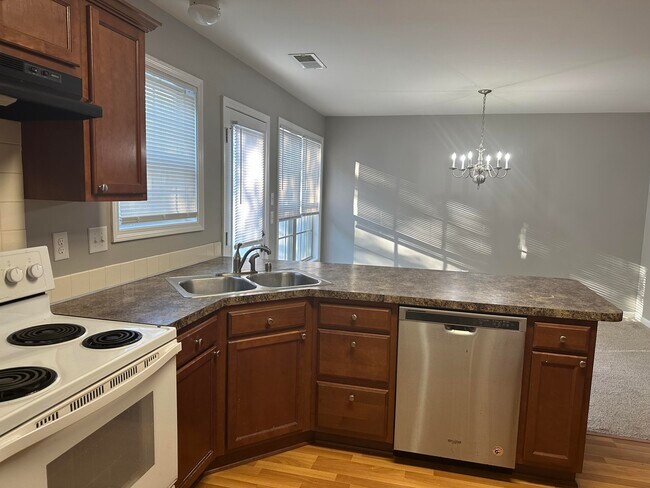 Foto del edificio - 2512 Rockaway Pl