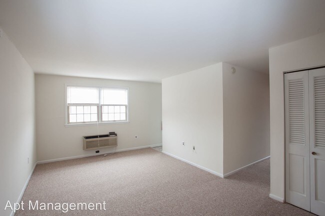 Building Photo - 312 E Ridley Ave