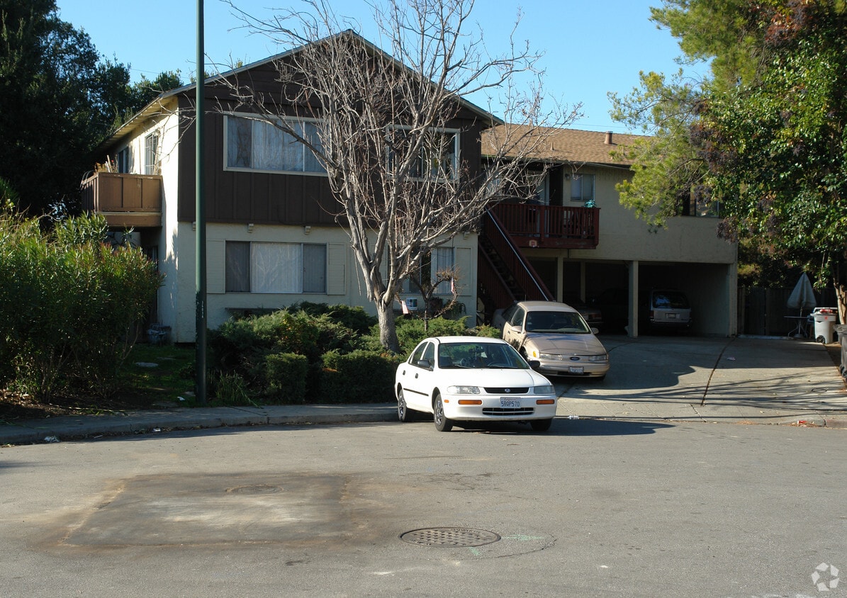 Building Photo - 1834 Higdon Ave