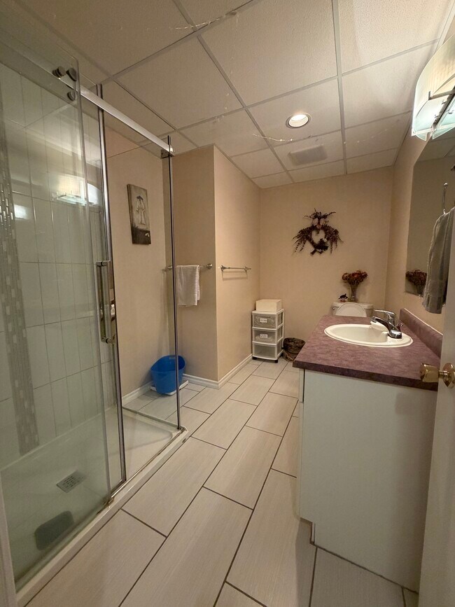 Photo du bâtiment - 11232 12 Av NW