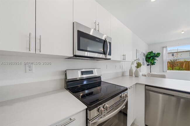 Building Photo - 33738 SW 194th Ct