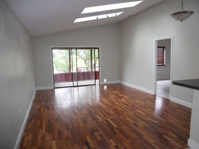 Foto del edificio - 1007 Saddleback Ridge Rd