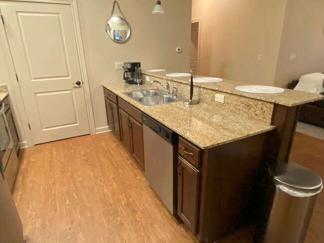 Building Photo - 2715 Bobcat Dr