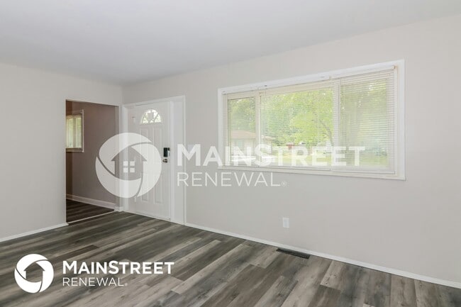 Building Photo - 5112 Benham Dr