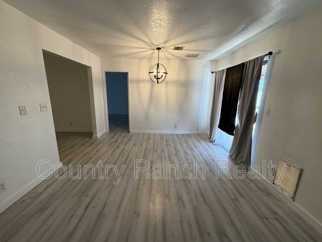 Building Photo - 5718 Sunrise Dr