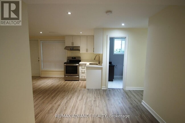 Building Photo - 33 Carluke Crescent