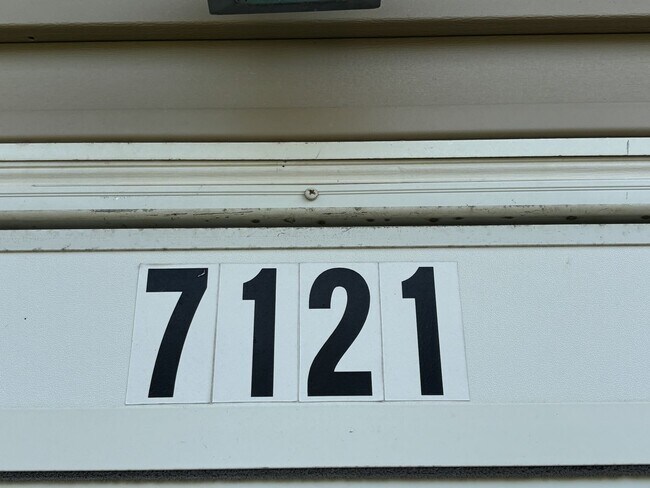 Foto del edificio - Century Duplex