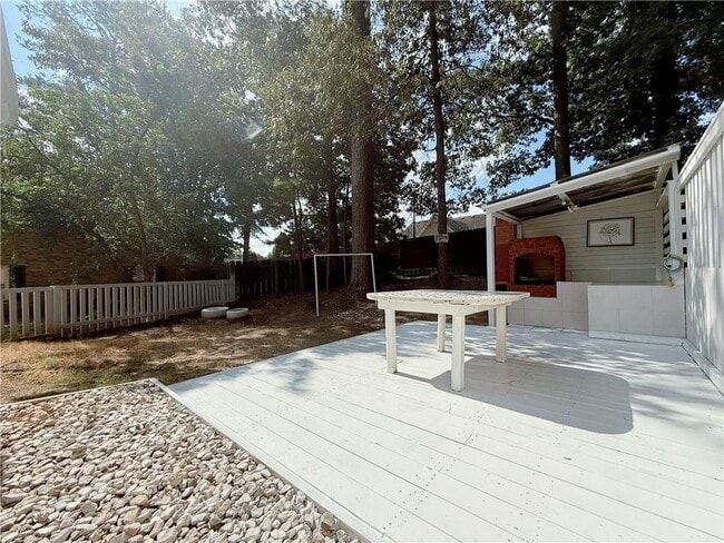 Building Photo - 137 Kimberly Way SW