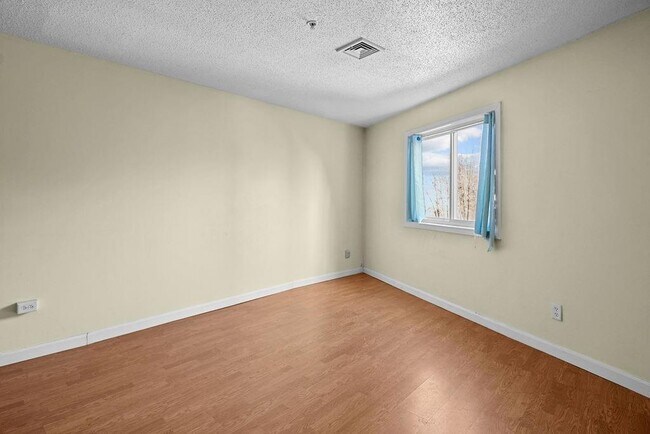 Foto del edificio - 31 Devereux Ave