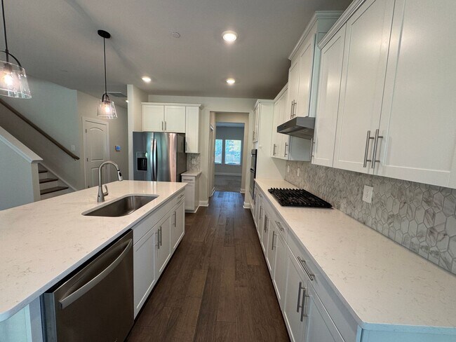 Foto del edificio - Like-New 5 Bedroom Home in the Heart of Smyrna!