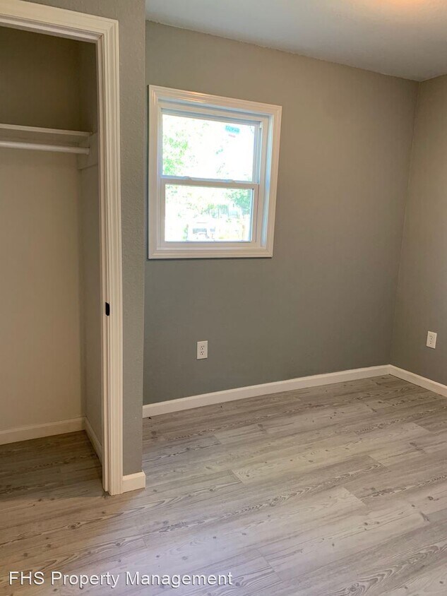 Primary Photo - 3 br, 2 bath House - 804 N West