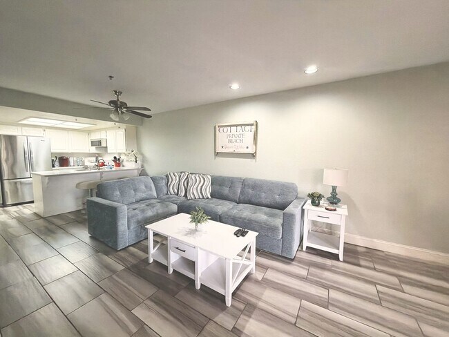 Foto del edificio - AVAILABLE NOW!! Charming FURNITURE OPTIONAL 1 Bed/2 Bath In Palm Springs Deauville Community!!
