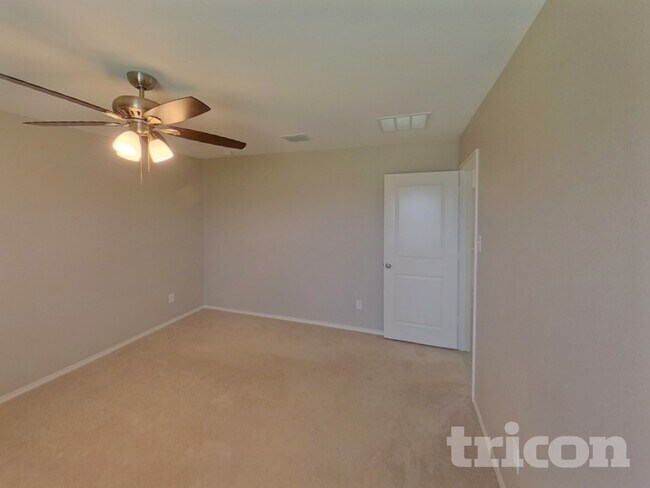 Building Photo - 6445 Middlebury Dr