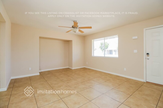 Foto del edificio - 3237 E Windsor Ave