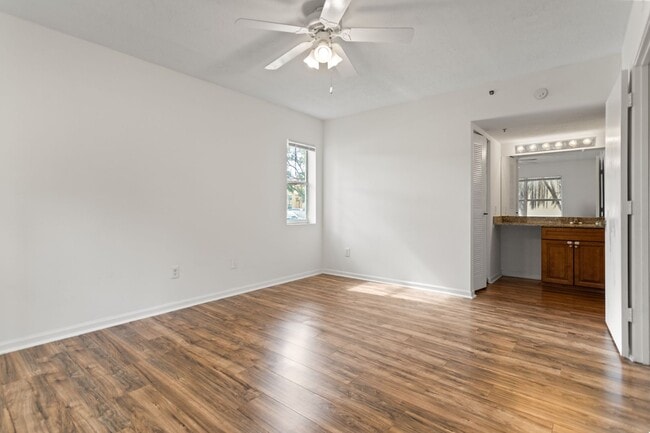 Interior Photo - Club Caribe