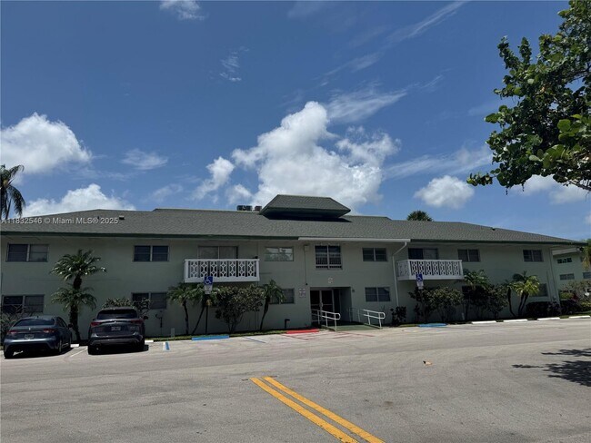 Building Photo - 4200 NW 3rd Ct