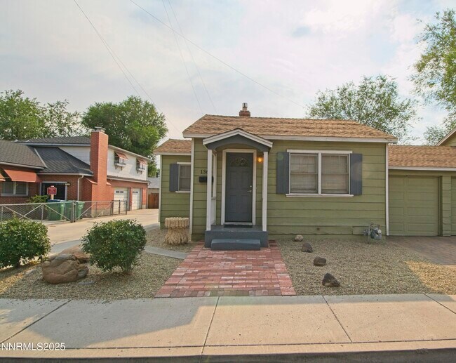 Building Photo - 1360 Plumas St