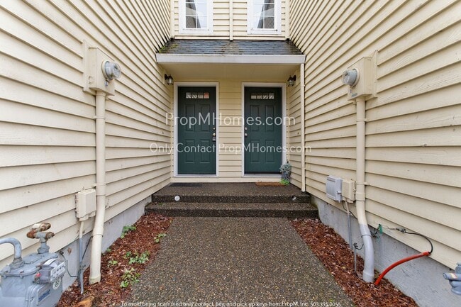 Building Photo - Light & Bright Townhome in Johns Landing!